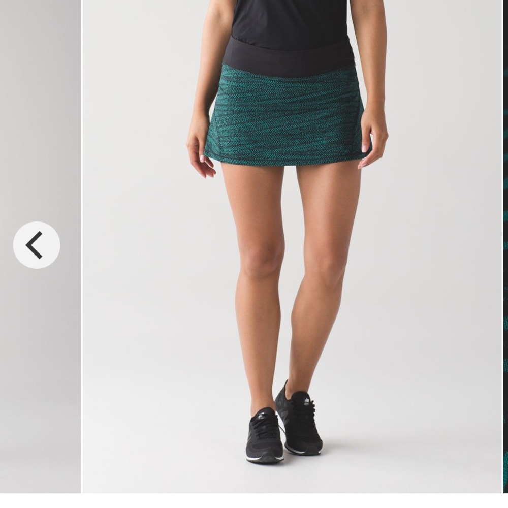 Lululemon Circuit Breaker Skirt 
Mini Trax Hunter Green Black / Black - Picture 3 of 9